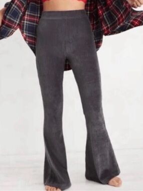 NWT aerie Groove On Velour High Waisted  Ribbed Flare Pants